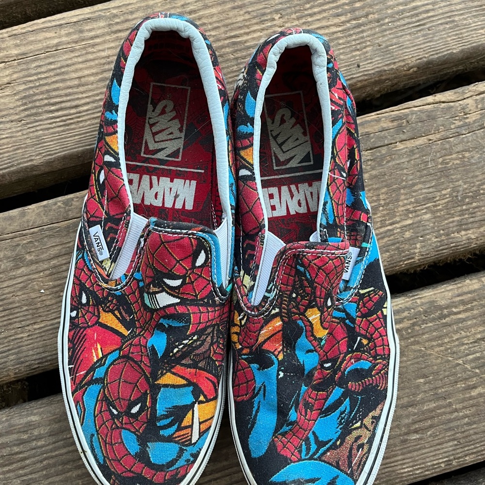 Vans Men’s Marvel Spider-Man Slip-On Shoes - Red and Blue - Picture 2 of 7